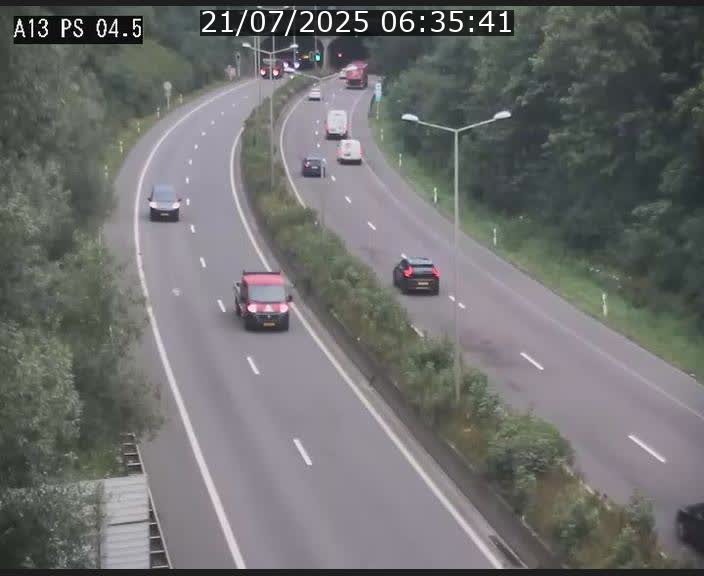 <h2>Traffic live webcam Luxembourg Differdange - A13 direction Esch-sur-Alzette - BK 4.5</h2>