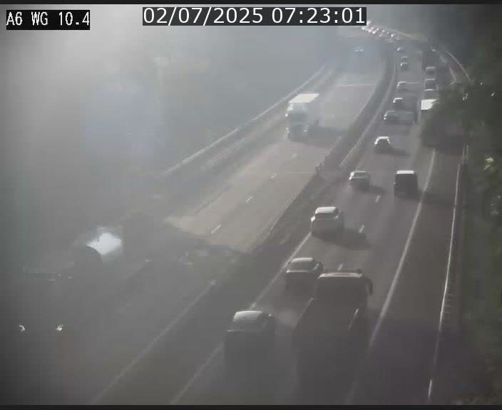 <h2>Traffic live webcam Luxembourg Mamer - A6 - BK 10.4 - direction Luxembourg/France/Allemagne</h2>