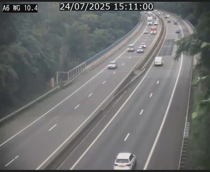 <h2>Traffic live webcam Luxembourg Mamer - A6 - BK 10.4 - direction Luxembourg/France/Allemagne</h2>
