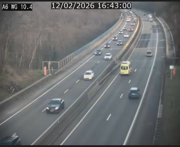 <h2>Traffic live webcam Luxembourg Mamer - A6 - BK 10.4 - direction Luxembourg/France/Allemagne</h2>