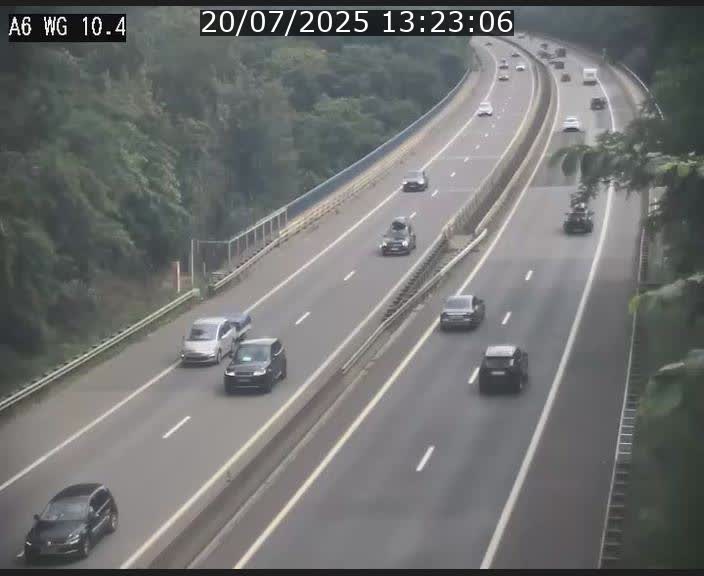 <h2>Traffic live webcam Luxembourg Mamer - A6 - BK 10.4 - direction Luxembourg/France/Allemagne</h2>