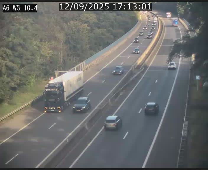 <h2>Traffic live webcam Luxembourg Mamer - A6 - BK 10.4 - direction Luxembourg/France/Allemagne</h2>