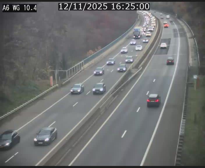 <h2>Traffic live webcam Luxembourg Mamer - A6 - BK 10.4 - direction Luxembourg/France/Allemagne</h2>