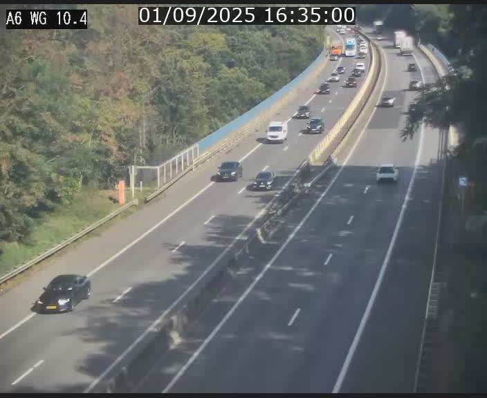 <h2>Traffic live webcam Luxembourg Mamer - A6 - BK 10.4 - direction Luxembourg/France/Allemagne</h2>