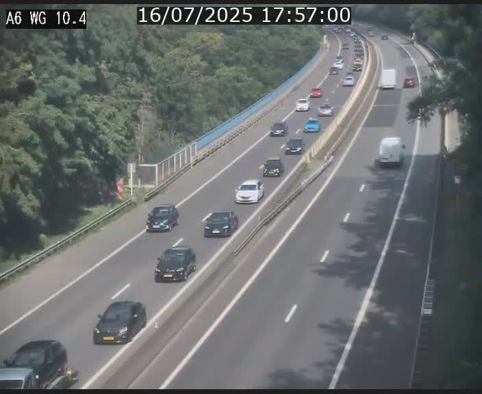 Traffic live webcam Luxembourg Mamer - A6 - BK 10.4 - direction Luxembourg/France/Allemagne