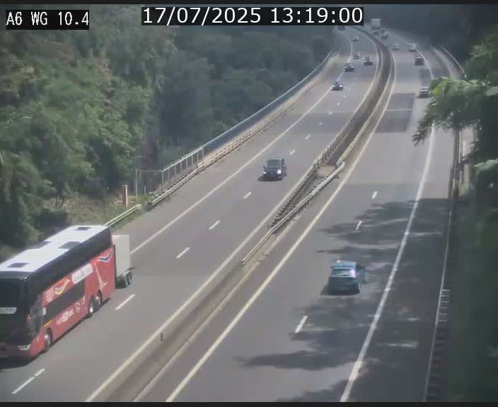 Traffic live webcam Luxembourg Mamer - A6 - BK 10.4 - direction Luxembourg/France/Allemagne