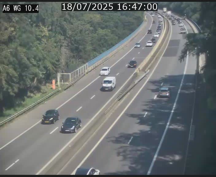 <h2>Traffic live webcam Luxembourg Mamer - A6 - BK 10.4 - direction Luxembourg/France/Allemagne</h2>