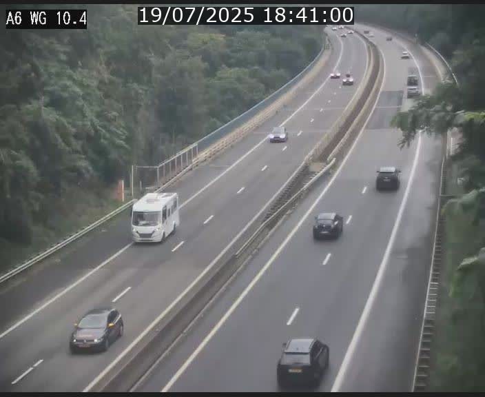 <h2>Traffic live webcam Luxembourg Mamer - A6 - BK 10.4 - direction Luxembourg/France/Allemagne</h2>