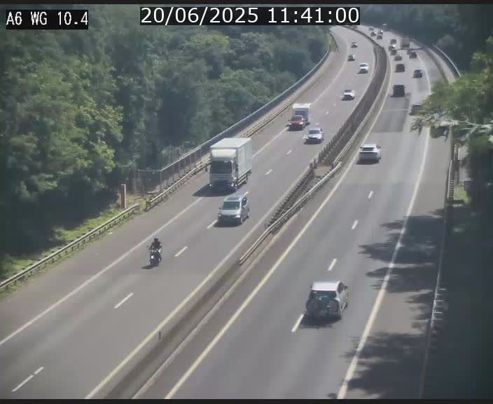 <h2>Traffic live webcam Luxembourg Mamer - A6 - BK 10.4 - direction Luxembourg/France/Allemagne</h2>