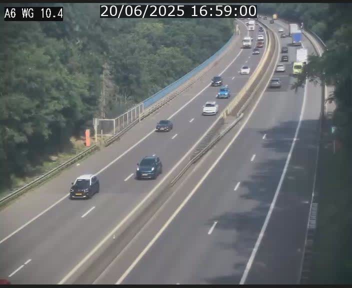 <h2>Traffic live webcam Luxembourg Mamer - A6 - BK 10.4 - direction Luxembourg/France/Allemagne</h2>