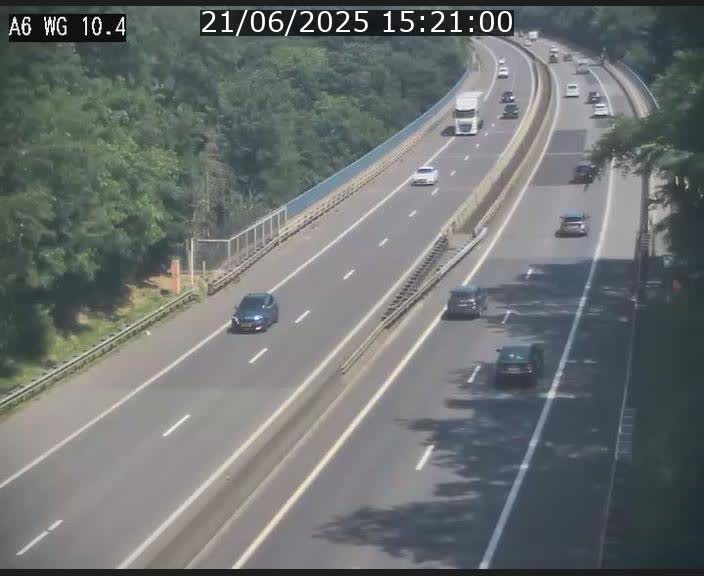 <h2>Traffic live webcam Luxembourg Mamer - A6 - BK 10.4 - direction Luxembourg/France/Allemagne</h2>