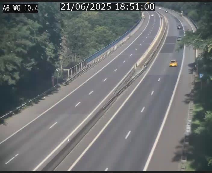 <h2>Traffic live webcam Luxembourg Mamer - A6 - BK 10.4 - direction Luxembourg/France/Allemagne</h2>