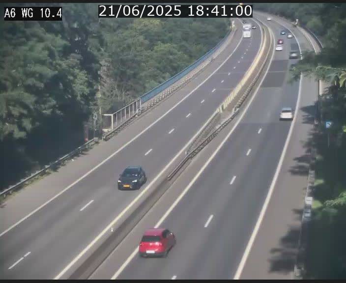 <h2>Traffic live webcam Luxembourg Mamer - A6 - BK 10.4 - direction Luxembourg/France/Allemagne</h2>
