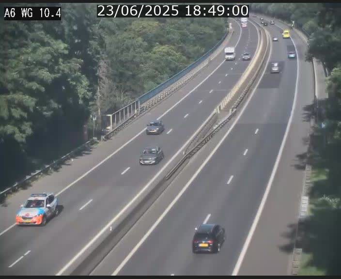 <h2>Traffic live webcam Luxembourg Mamer - A6 - BK 10.4 - direction Luxembourg/France/Allemagne</h2>