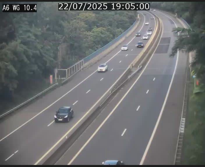 <h2>Traffic live webcam Luxembourg Mamer - A6 - BK 10.4 - direction Luxembourg/France/Allemagne</h2>