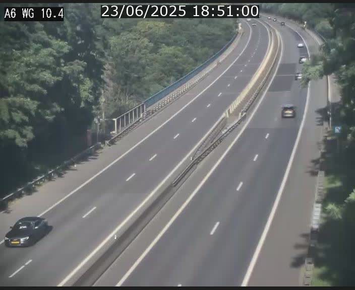 <h2>Traffic live webcam Luxembourg Mamer - A6 - BK 10.4 - direction Luxembourg/France/Allemagne</h2>