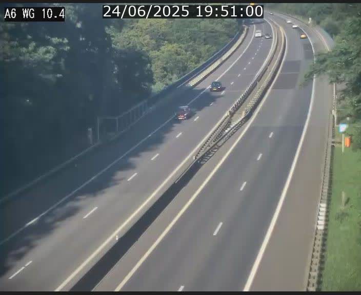 <h2>Traffic live webcam Luxembourg Mamer - A6 - BK 10.4 - direction Luxembourg/France/Allemagne</h2>