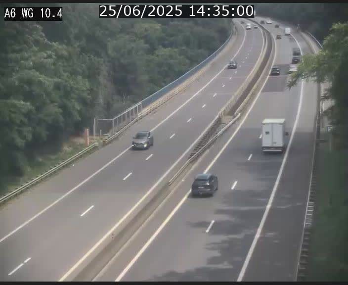 <h2>Traffic live webcam Luxembourg Mamer - A6 - BK 10.4 - direction Luxembourg/France/Allemagne</h2>
