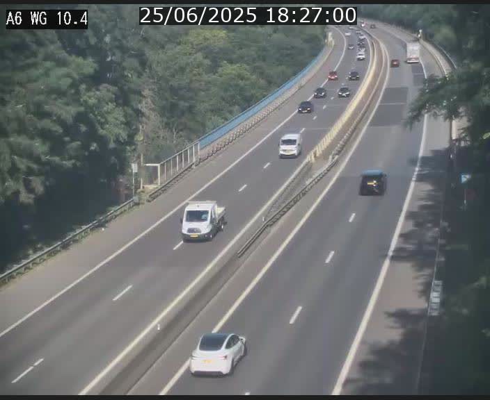 <h2>Traffic live webcam Luxembourg Mamer - A6 - BK 10.4 - direction Luxembourg/France/Allemagne</h2>