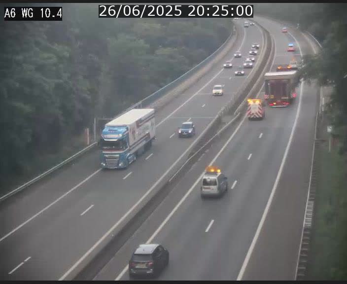 <h2>Traffic live webcam Luxembourg Mamer - A6 - BK 10.4 - direction Luxembourg/France/Allemagne</h2>