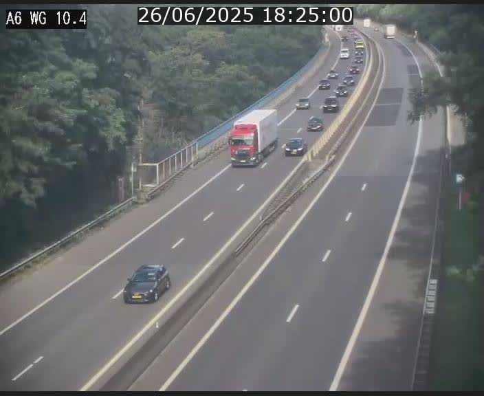 <h2>Traffic live webcam Luxembourg Mamer - A6 - BK 10.4 - direction Luxembourg/France/Allemagne</h2>