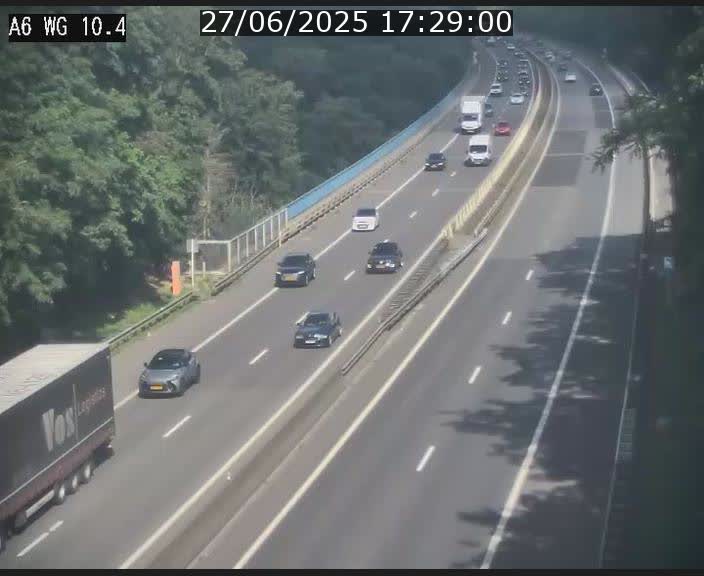 <h2>Traffic live webcam Luxembourg Mamer - A6 - BK 10.4 - direction Luxembourg/France/Allemagne</h2>