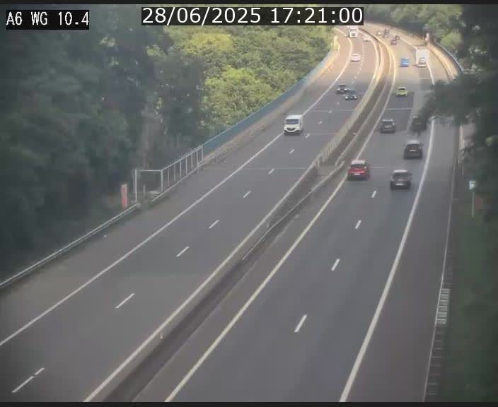 <h2>Traffic live webcam Luxembourg Mamer - A6 - BK 10.4 - direction Luxembourg/France/Allemagne</h2>