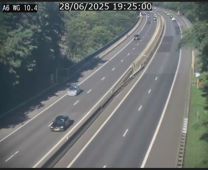 <h2>Traffic live webcam Luxembourg Mamer - A6 - BK 10.4 - direction Luxembourg/France/Allemagne</h2>