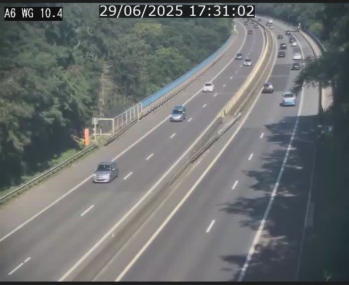 <h2>Traffic live webcam Luxembourg Mamer - A6 - BK 10.4 - direction Luxembourg/France/Allemagne</h2>