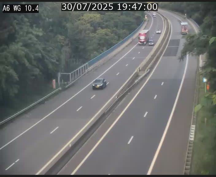 <h2>Traffic live webcam Luxembourg Mamer - A6 - BK 10.4 - direction Luxembourg/France/Allemagne</h2>