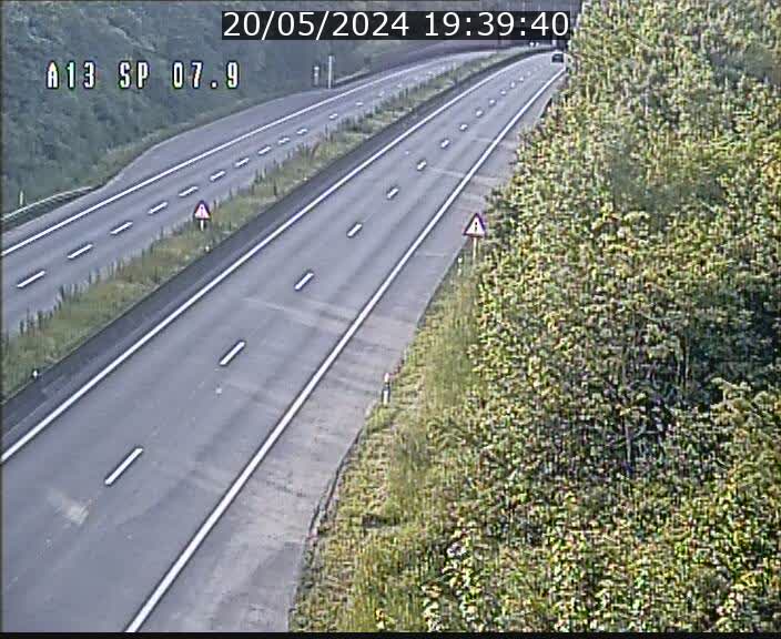 <h2>Traffic live webcam Luxembourg Jonction Lankelz - A13 direction Pétange - BK 7.9</h2>