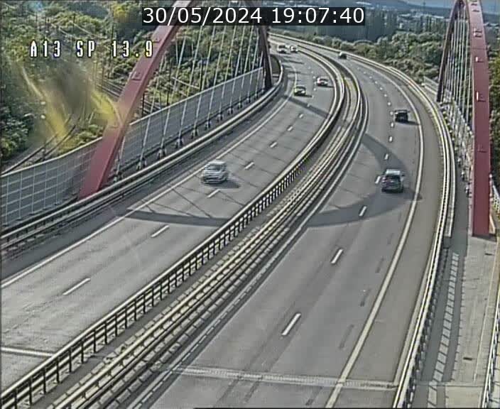<h2>Traffic live webcam Luxembourg Kayl - A13 direction Esch-sur-Alzette/Luxembourg-ville - BK 13.9</h2>