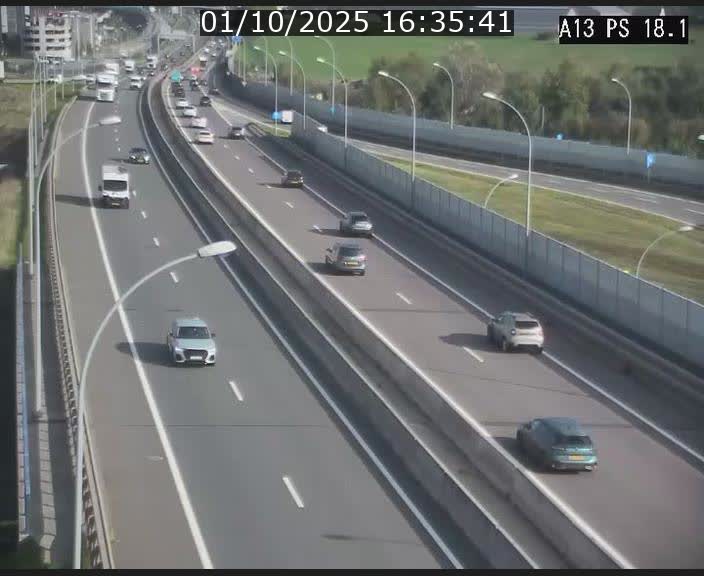 <h2>Traffic live webcam Luxembourg Dudelange - A13 direction Croix de Bettembourg - BK 18.1</h2>