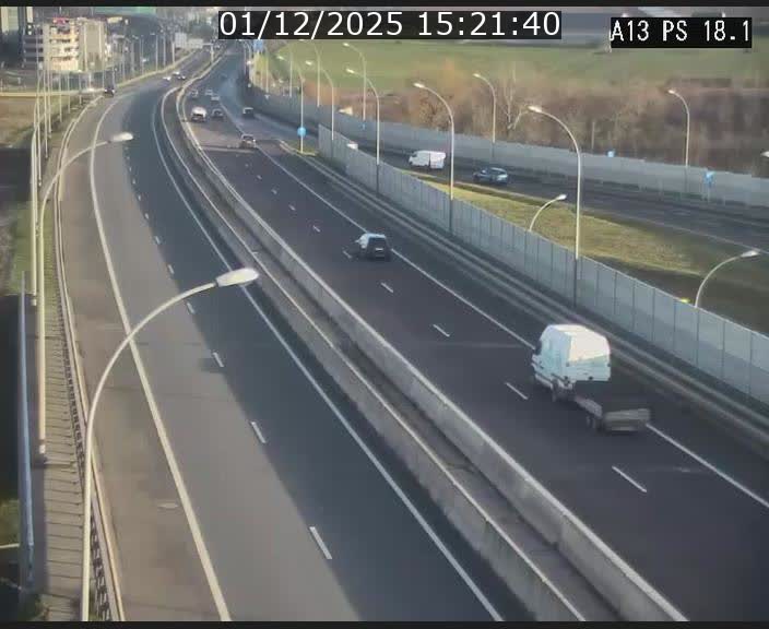 <h2>Traffic live webcam Luxembourg Dudelange - A13 direction Croix de Bettembourg - BK 18.1</h2>