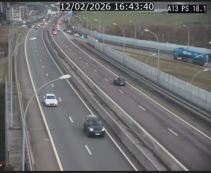 <h2>Traffic live webcam Luxembourg Dudelange - A13 direction Croix de Bettembourg - BK 18.1</h2>