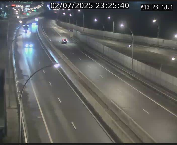 Traffic live webcam Luxembourg Dudelange - A13 direction Croix de Bettembourg - BK 18.1