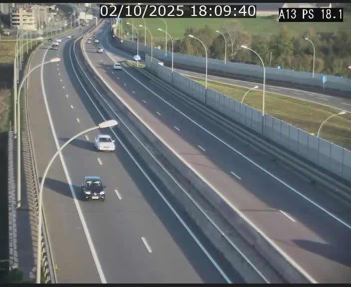 <h2>Traffic live webcam Luxembourg Dudelange - A13 direction Croix de Bettembourg - BK 18.1</h2>