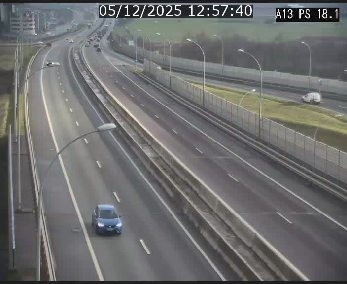 <h2>Traffic live webcam Luxembourg Dudelange - A13 direction Croix de Bettembourg - BK 18.1</h2>