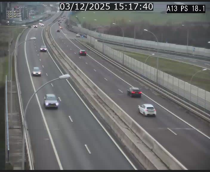 <h2>Traffic live webcam Luxembourg Dudelange - A13 direction Croix de Bettembourg - BK 18.1</h2>