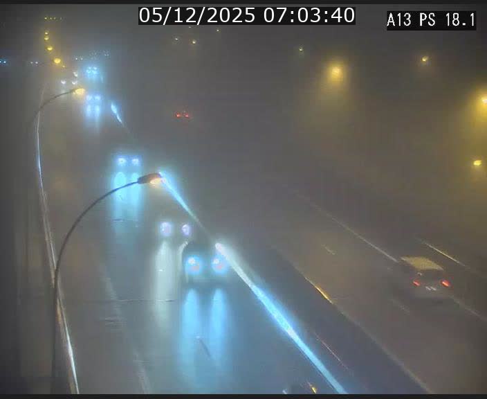<h2>Traffic live webcam Luxembourg Dudelange - A13 direction Croix de Bettembourg - BK 18.1</h2>