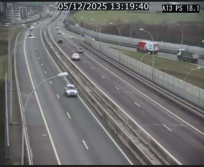 <h2>Traffic live webcam Luxembourg Dudelange - A13 direction Croix de Bettembourg - BK 18.1</h2>