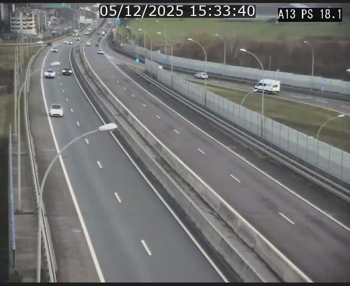 <h2>Traffic live webcam Luxembourg Dudelange - A13 direction Croix de Bettembourg - BK 18.1</h2>