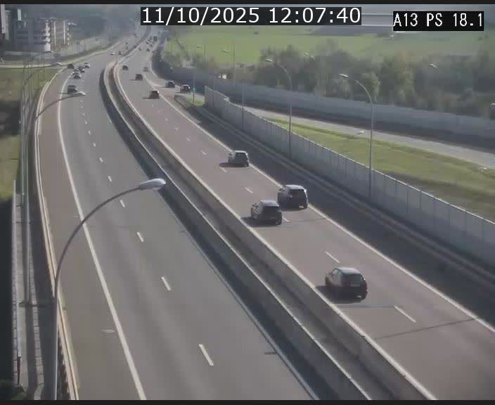 <h2>Traffic live webcam Luxembourg Dudelange - A13 direction Croix de Bettembourg - BK 18.1</h2>