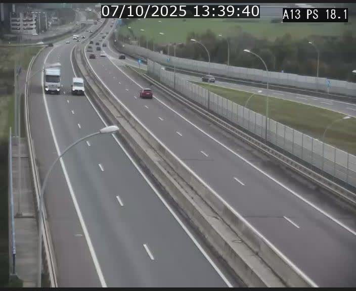 <h2>Traffic live webcam Luxembourg Dudelange - A13 direction Croix de Bettembourg - BK 18.1</h2>