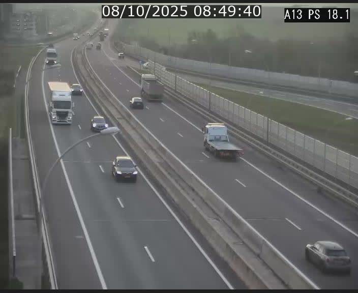 <h2>Traffic live webcam Luxembourg Dudelange - A13 direction Croix de Bettembourg - BK 18.1</h2>