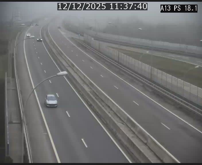 <h2>Traffic live webcam Luxembourg Dudelange - A13 direction Croix de Bettembourg - BK 18.1</h2>