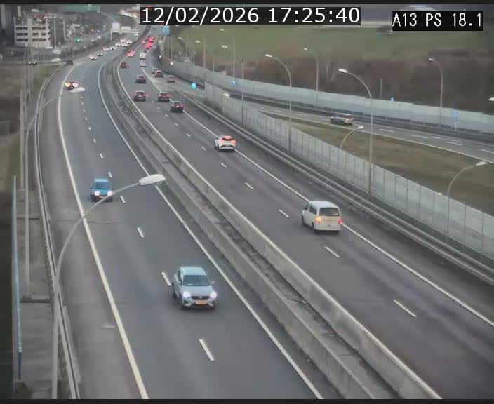 <h2>Traffic live webcam Luxembourg Dudelange - A13 direction Croix de Bettembourg - BK 18.1</h2>