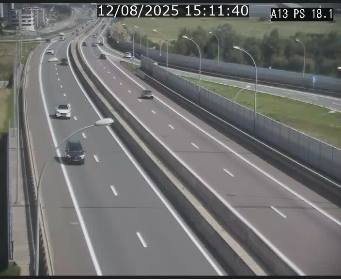 <h2>Traffic live webcam Luxembourg Dudelange - A13 direction Croix de Bettembourg - BK 18.1</h2>