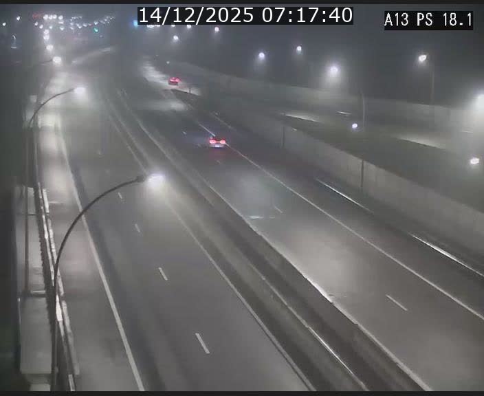 <h2>Traffic live webcam Luxembourg Dudelange - A13 direction Croix de Bettembourg - BK 18.1</h2>