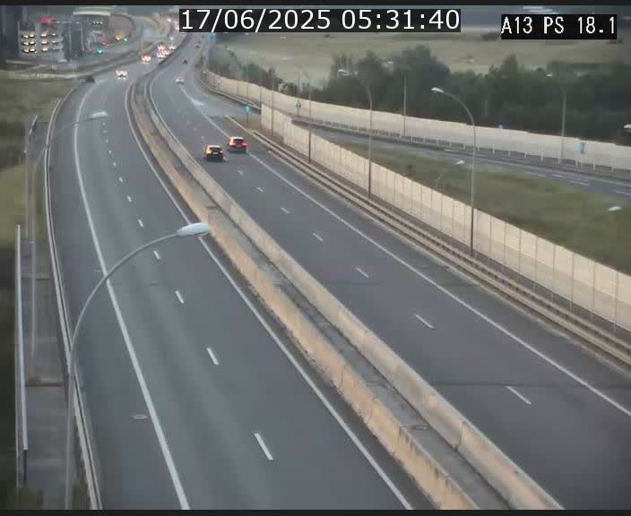 <h2>Traffic live webcam Luxembourg Dudelange - A13 direction Croix de Bettembourg - BK 18.1</h2>